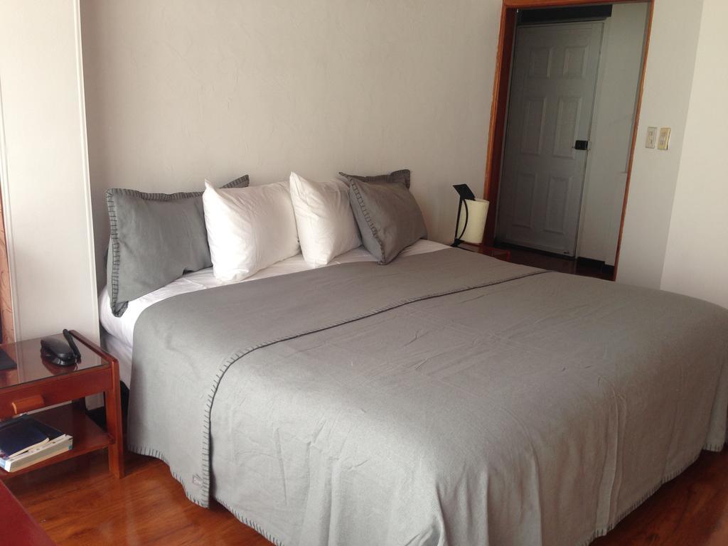 Hotel Santa Monica Bogotá Habitación foto
